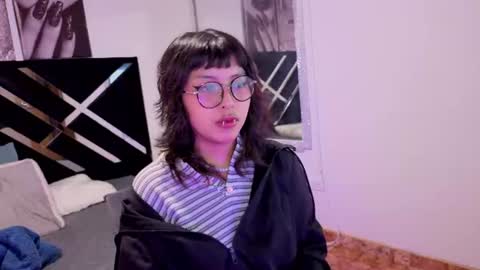 hannita_01 online show from July 8, 2026, 11:48 am
