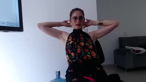 Snapshot of hanny_333 chatting on December 19, 2024, 5:50 pm hanny_333 online show from December 19, 2024, 5:50 pm