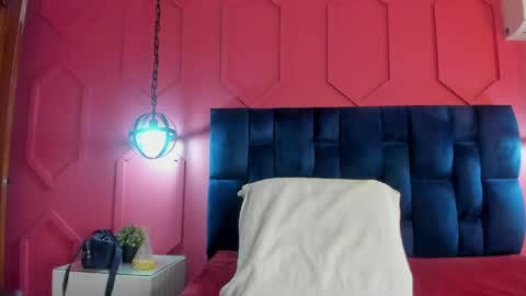 Snapshot of hanny_bliss chatting on May 14, 2026, 12:01 pm Hanny online show from May 14, 2026, 12:01 pm