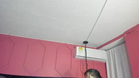 Snapshot of hanny_bliss chatting on May 27, 2026, 11:18 am Hanny online show from May 27, 2026, 11:18 am