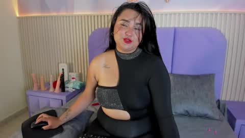 Snapshot of hanny_thomson chatting on May 20, 2026, 8:26 pm Hanny online show from May 20, 2026, 8:26 pm