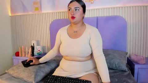 Snapshot of hanny_thomson chatting on May 22, 2026, 8:03 pm Hanny online show from May 22, 2026, 8:03 pm