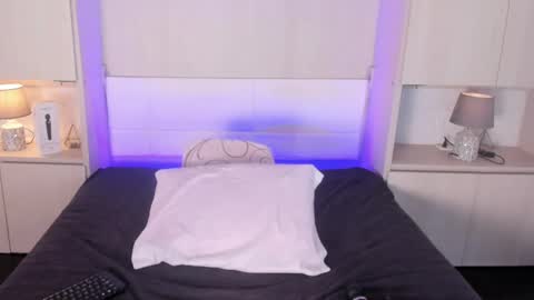 hannyk_ online show from September 13, 2025, 4:34 am