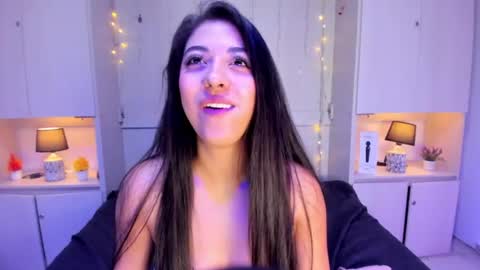 hannyk_ online show from July 19, 2026, 4:22 pm