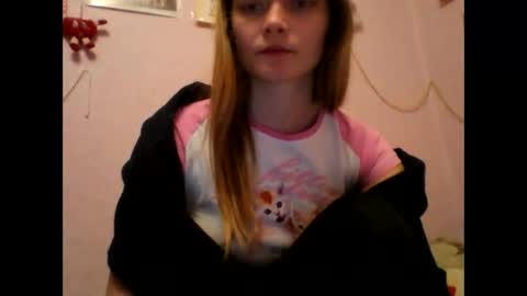 happyemily  online show from February 2, 2026, 5:22 pm