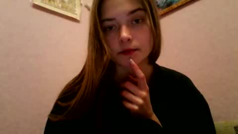 happyemily  online show from February 17, 2026, 10:16 pm