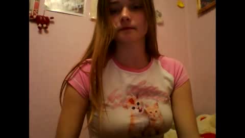 happyemily  online show from March 12, 2026, 9:21 pm