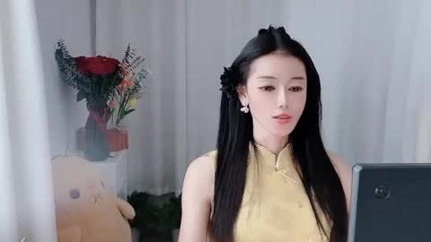 Snapshot of happyflower802318 chatting on May 4, 2026, 2:51 am Daisy online show from May 4, 2026, 2:51 am