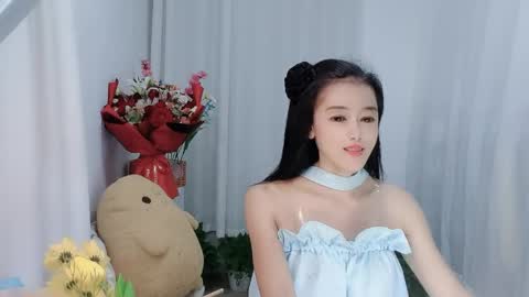 Snapshot of happyflower802318 chatting on May 22, 2026, 2:55 pm Daisy online show from May 22, 2026, 2:55 pm