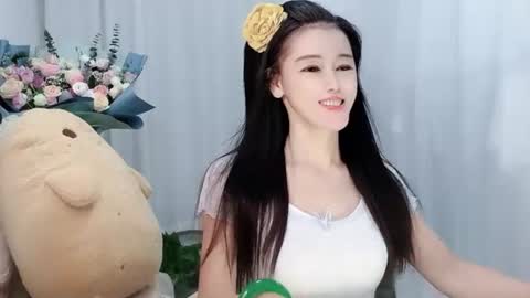Snapshot of happyflower802318 chatting on June 18, 2026, 2:21 pm Daisy online show from June 18, 2026, 2:21 pm