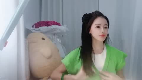 Snapshot of happyflower802318 chatting on July 29, 2026, 3:37 am Daisy online show from July 29, 2026, 3:37 am