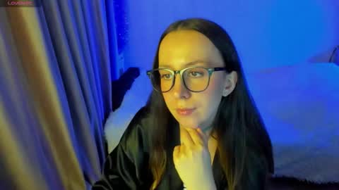 Stephanie online show from October 31, 2025, 4:52 pm