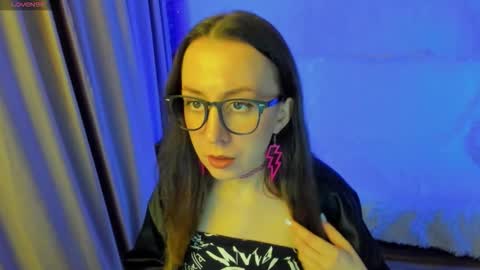 Stephanie online show from November 3, 2025, 7:37 pm