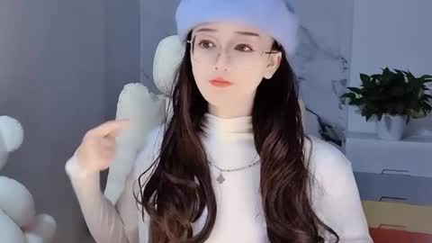 Daisy online show from December 11, 2024, 1:17 pm