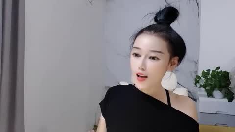 happysweety1688 online show from October 12, 2025, 4:28 pm