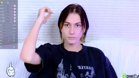 Mark online show from September 8, 2025, 3:22 pm