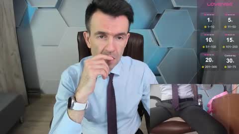 Snapshot of hard_and_juici chatting on February 8, 2026, 12:08 pm Steve online show from February 8, 2026, 12:08 pm
