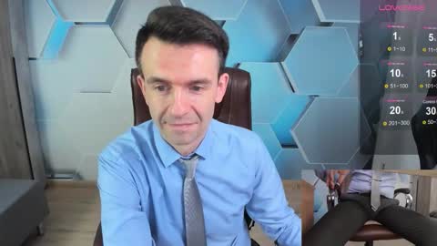 Snapshot of hard_and_juici chatting on February 16, 2026, 12:01 pm Steve online show from February 16, 2026, 12:01 pm