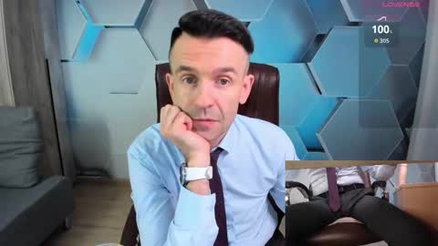 Snapshot of hard_and_juici chatting on March 6, 2026, 12:01 pm Steve online show from March 6, 2026, 12:01 pm