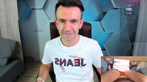 Snapshot of hard_and_juici chatting on March 15, 2026, 3:29 pm Steve online show from March 15, 2026, 3:29 pm