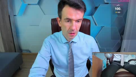 Snapshot of hard_and_juici chatting on April 6, 2026, 10:27 am Steve online show from April 6, 2026, 10:27 am