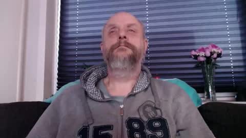 MrLazy online show from February 18, 2026, 4:25 pm