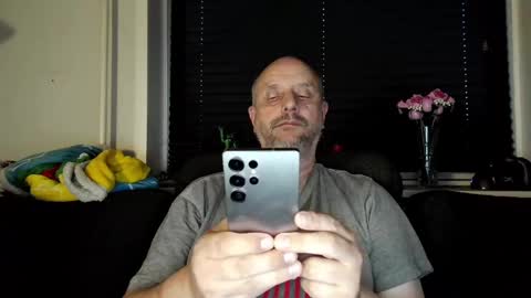 MrLazy online show from May 28, 2026, 8:06 pm