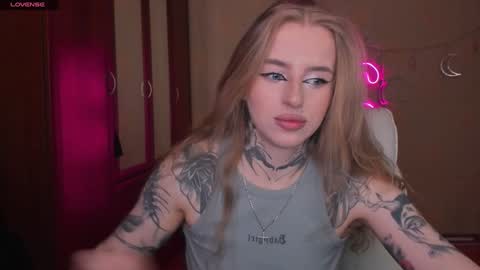 Julia online show from February 3, 2025, 5:18 am