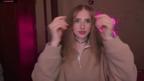 Julia online show from February 24, 2025, 5:22 am