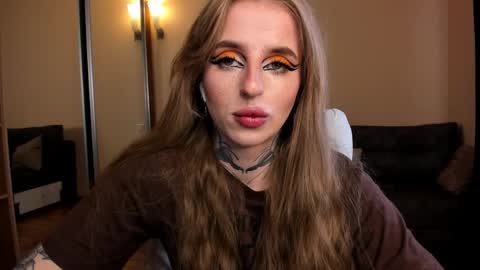 Julia online show from April 8, 2026, 5:29 am