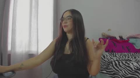 Natii  online show from October 8, 2025, 8:17 pm