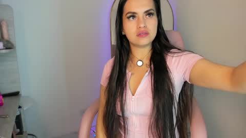 vanessa online show from November 3, 2025, 11:33 am