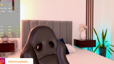 Snapshot of harmonybabe_ chatting on May 3, 2026, 9:43 pm Harmony online show from May 3, 2026, 9:43 pm