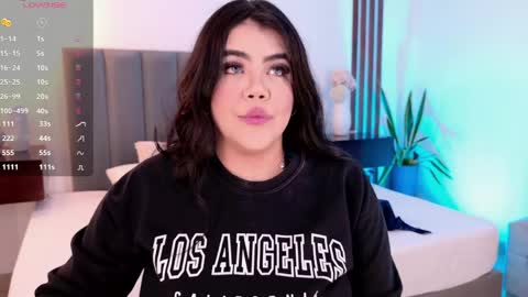 Snapshot of harmonybabe_ chatting on May 19, 2026, 9:32 pm Harmony online show from May 19, 2026, 9:32 pm