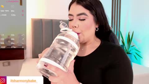 Snapshot of harmonybabe_ chatting on May 30, 2026, 9:01 pm Harmony online show from May 30, 2026, 9:01 pm