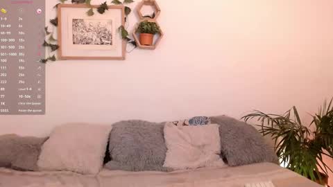 Harmony    Please help me to reach 100 thumbs up online show from December 7, 2024, 6:54 am