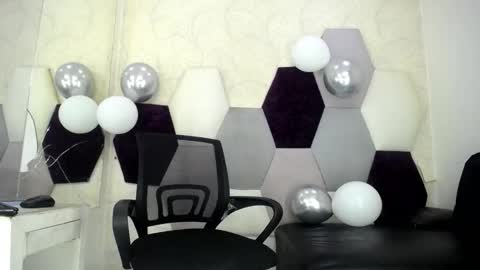 Snapshot of haroldmick chatting on March 1, 2026, 7:27 pm haroldmick online show from March 1, 2026, 7:27 pm