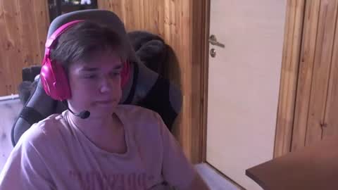 Snapshot of harry_gray_ chatting on July 23, 2026, 3:10 pm harry_gray_ online show from July 23, 2026, 3:10 pm