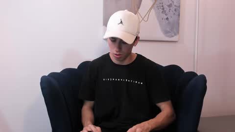   H  K   online show from October 12, 2025, 2:43 am