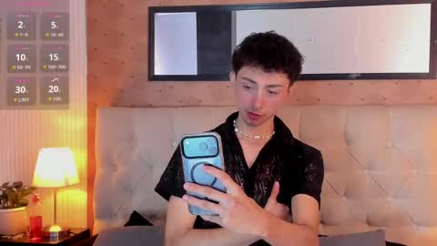 Snapshot of harry_salvatore chatting on April 30, 2026, 12:33 pm Harry Salvatore online show from April 30, 2026, 12:33 pm