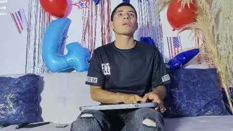 Snapshot of harry_vance chatting on July 4, 2026, 7:42 pm harry vance online show from July 4, 2026, 7:42 pm