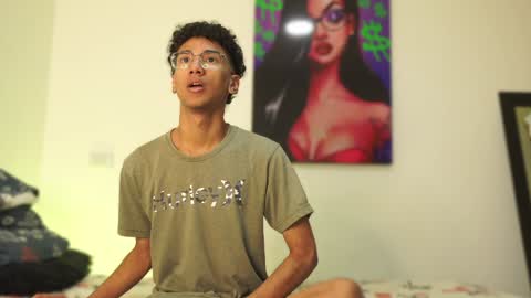 Snapshot of harrytwink18 chatting on December 17, 2024, 1:27 pm HARRY online show from December 17, 2024, 1:27 pm