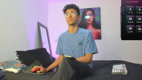 Snapshot of harrytwink18 chatting on March 10, 2025, 2:16 pm HARRY online show from March 10, 2025, 2:16 pm