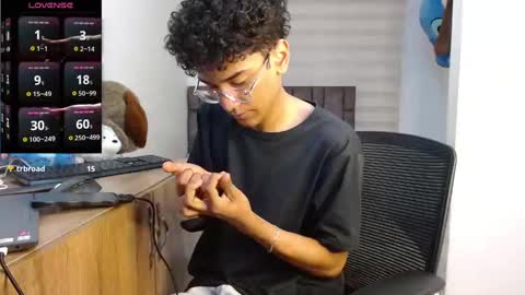 Snapshot of harrytwink18 chatting on September 11, 2025, 5:57 pm HARRY online show from September 11, 2025, 5:57 pm