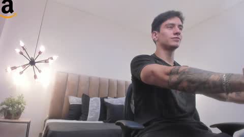 Snapshot of harryy_joness chatting on December 13, 2024, 5:00 pm Harry Jones online show from December 13, 2024, 5:00 pm