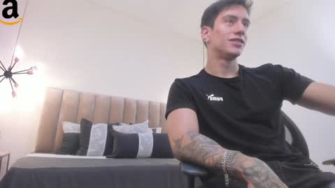 Snapshot of harryy_joness chatting on December 15, 2024, 5:20 pm Harry Jones online show from December 15, 2024, 5:20 pm