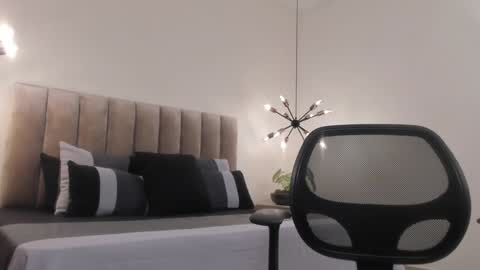 Snapshot of harryy_joness chatting on January 8, 2025, 5:59 pm Harry Jones online show from January 8, 2025, 5:59 pm