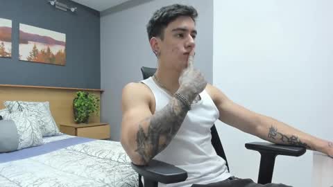 Snapshot of harryy_joness chatting on February 11, 2025, 5:50 pm Harry Jones online show from February 11, 2025, 5:50 pm