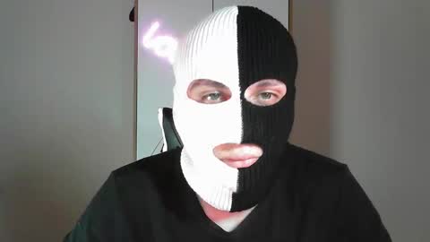 Snapshot of harvey6dent6 chatting on March 30, 2026, 7:37 pm Two-Face online show from March 30, 2026, 7:37 pm