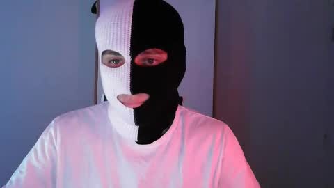 Snapshot of harvey6dent6 chatting on March 31, 2026, 5:24 pm Two-Face online show from March 31, 2026, 5:24 pm